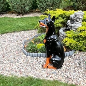 Sodo-dekoracija-ŠUO-Dobermanas