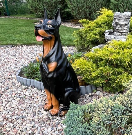 Sodo-dekoracija-ŠUO-Dobermanas