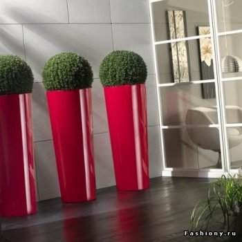 Plastikinis aukštas gėlių vazonas